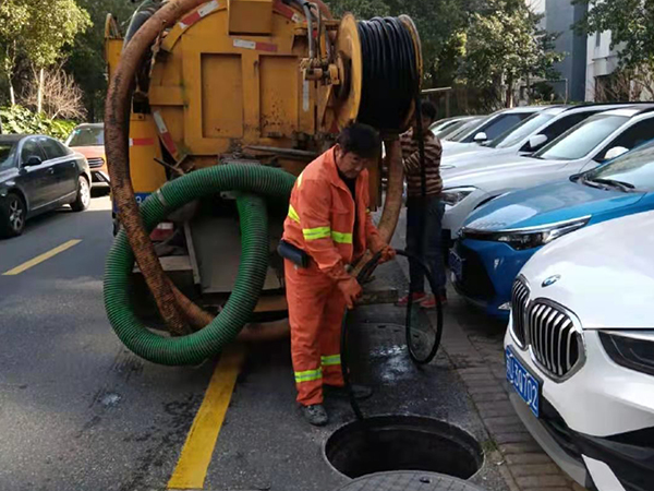 铁西排污管道清淤